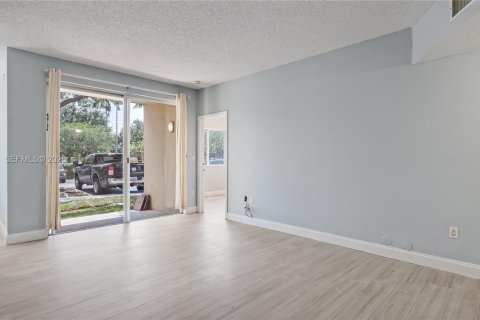 Condominio en venta en Davie, Florida, 3 dormitorios, 115.85 m2 № 2153782 - foto 3