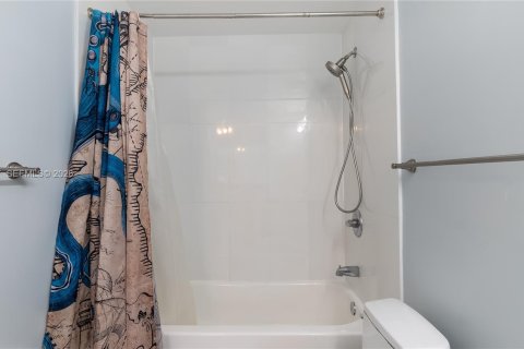 Condominio en venta en Davie, Florida, 3 dormitorios, 115.85 m2 № 2153782 - foto 19
