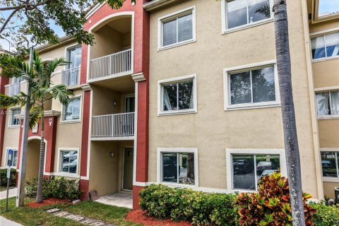 Condominio en venta en Davie, Florida, 3 dormitorios, 115.85 m2 № 2153782 - foto 28