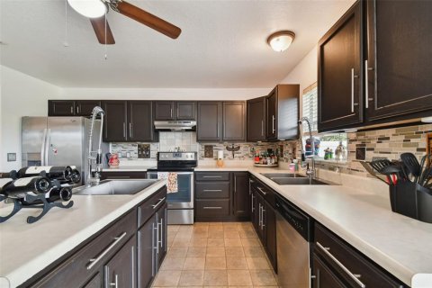 House in Land O' Lakes, Florida 4 bedrooms, 278.89 sq.m. № 1845215 - photo 10