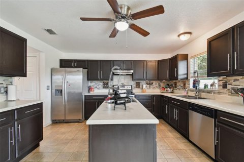 House in Land O' Lakes, Florida 4 bedrooms, 278.89 sq.m. № 1845215 - photo 13