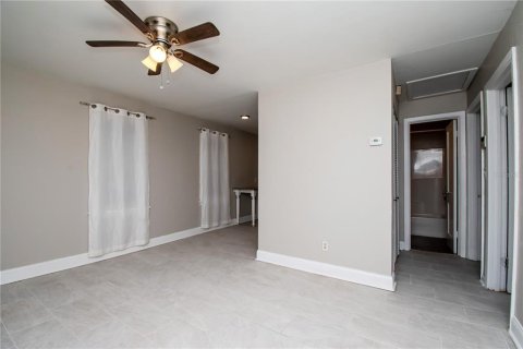 Casa en venta en Saint Petersburg, Florida, 3 dormitorios, 87.7 m2 № 1680504 - foto 8