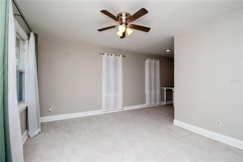Casa en venta en Saint Petersburg, Florida, 3 dormitorios, 87.7 m2 № 1680504 - foto 9