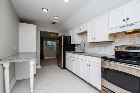 Casa en venta en Saint Petersburg, Florida, 3 dormitorios, 87.7 m2 № 1680504 - foto 13