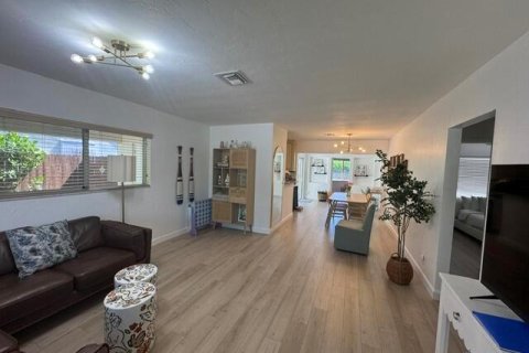 House in Fort Lauderdale, Florida 3 bedrooms, 118.17 sq.m. № 2083347 - photo 10