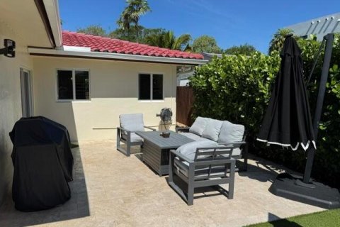 House in Fort Lauderdale, Florida 3 bedrooms, 118.17 sq.m. № 2083347 - photo 16