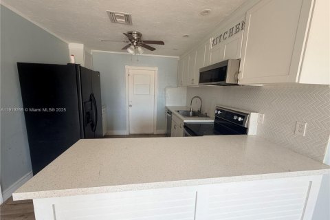 Casa en alquiler en Hollywood, Florida, 3 dormitorios, 87.42 m2 № 1974516 - foto 3