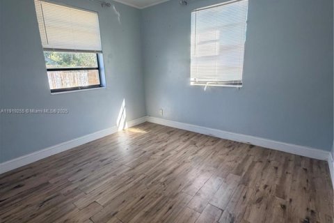 Casa en alquiler en Hollywood, Florida, 3 dormitorios, 87.42 m2 № 1974516 - foto 5