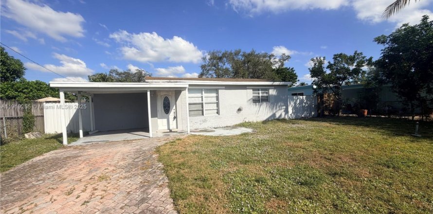 Casa en Hollywood, Florida 3 dormitorios, 87.42 m2 № 1974516