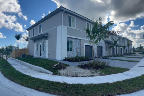 Таунхаус в Хомстед, Флорида 4 спальни, 167.6м2 № 2034227