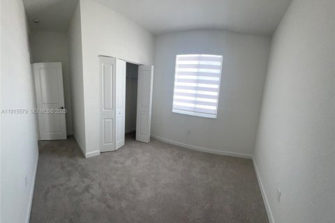 Снять в аренду таунхаус в Хомстед, Флорида 4 спальни, 167.6м2, № 2034227 - фото 12