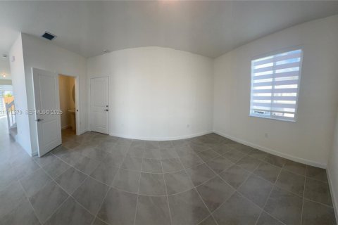 Снять в аренду таунхаус в Хомстед, Флорида 4 спальни, 167.6м2, № 2034227 - фото 6