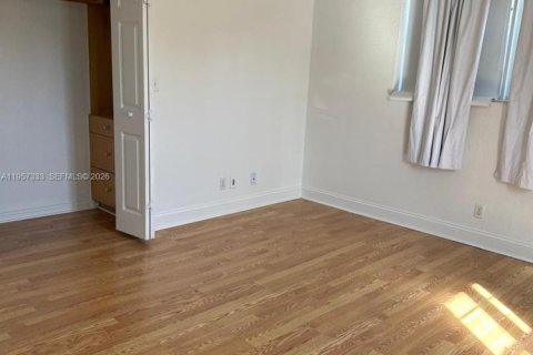 Condominio en alquiler en Bay Harbor Islands, Florida, 3 dormitorios, 130.81 m2 № 2011271 - foto 7