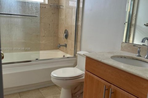 Condominio en alquiler en Bay Harbor Islands, Florida, 3 dormitorios, 130.81 m2 № 2011271 - foto 11