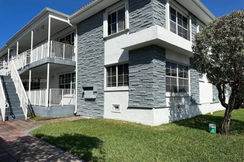 Condominio en Bay Harbor Islands, Florida, 3 dormitorios  № 2011271