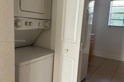 Condominio en alquiler en Bay Harbor Islands, Florida, 3 dormitorios, 130.81 m2 № 2011271 - foto 6