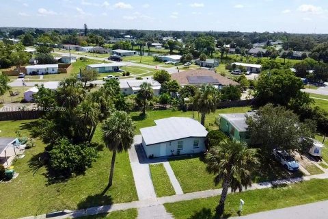 Купить виллу или дом в Порт-Шарлотт, Флорида 2 спальни, 64.57м2, № 1996893 - фото 26