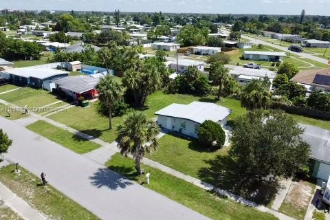 Купить виллу или дом в Порт-Шарлотт, Флорида 2 спальни, 64.57м2, № 1996893 - фото 25