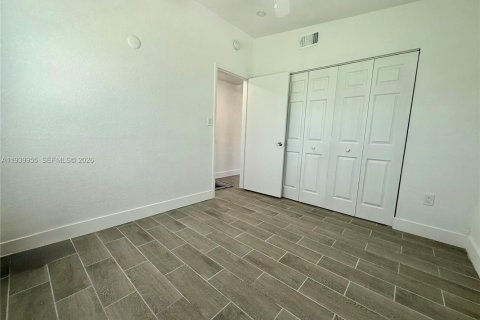 Купить виллу или дом в Порт-Шарлотт, Флорида 2 спальни, 64.57м2, № 1996893 - фото 14