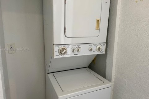 Купить виллу или дом в Порт-Шарлотт, Флорида 2 спальни, 64.57м2, № 1996893 - фото 19