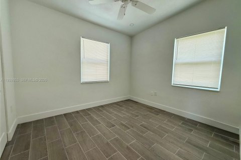 Купить виллу или дом в Порт-Шарлотт, Флорида 2 спальни, 64.57м2, № 1996893 - фото 10