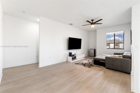 House in Ave Maria, Florida 4 bedrooms, 294.22 sq.m. № 2013953 - photo 14