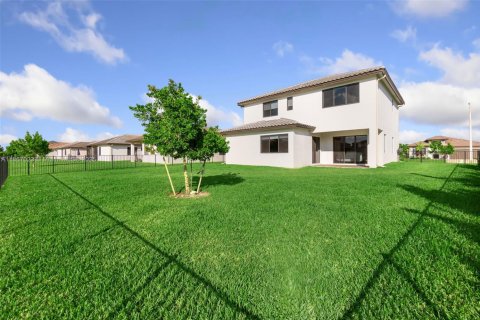 House in Ave Maria, Florida 4 bedrooms, 294.22 sq.m. № 2013953 - photo 22