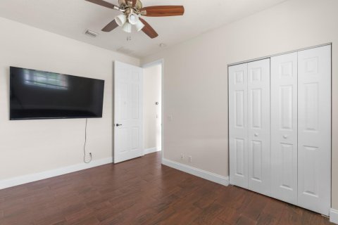 Casa en venta en Lake Worth, Florida, 5 dormitorios, 324.14 m2 № 1228656 - foto 1