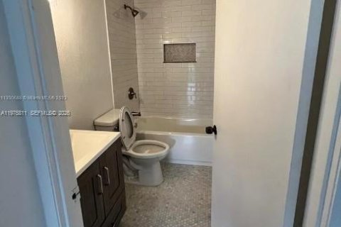 House in Port St. Lucie, Florida 3 bedrooms, 90.58 sq.m. № 2038343 - photo 9