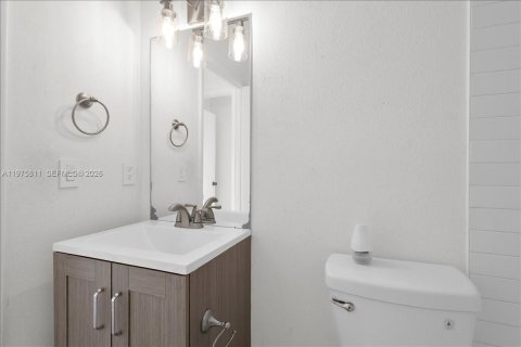 Купить виллу или дом в Порт-Сент-Луси, Флорида 3 спальни, 132.39м2, № 2038343 - фото 26