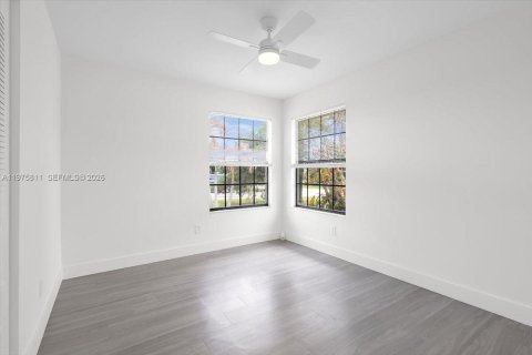 Купить виллу или дом в Порт-Сент-Луси, Флорида 3 спальни, 132.39м2, № 2038343 - фото 19