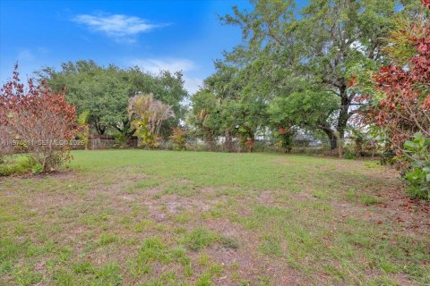 Купить виллу или дом в Порт-Сент-Луси, Флорида 3 спальни, 132.39м2, № 2038343 - фото 28