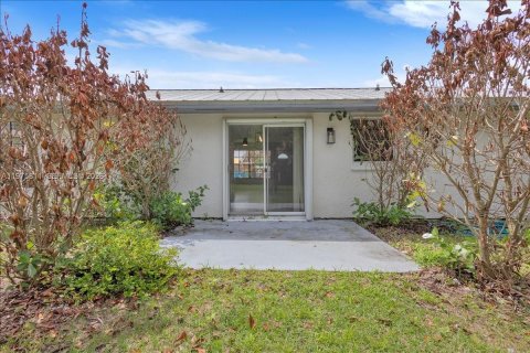 Купить виллу или дом в Порт-Сент-Луси, Флорида 3 спальни, 132.39м2, № 2038343 - фото 27