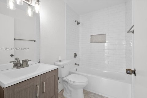 Купить виллу или дом в Порт-Сент-Луси, Флорида 3 спальни, 132.39м2, № 2038343 - фото 25