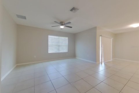 Villa ou maison à louer à Punta Gorda, Floride: 4 chambres, 171.5 m2 № 1873066 - photo 2