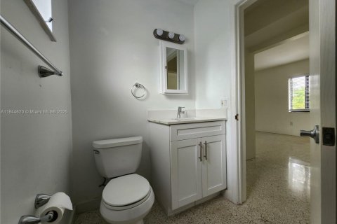 Снять в аренду виллу или дом в Форт-Лодердейл, Флорида 1 спальня, № 1892374 - фото 16