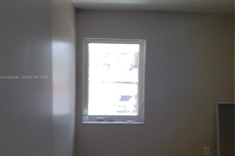 Copropriété à louer à Miami, Floride: 3 chambres, 100.8 m2 № 2024815 - photo 5