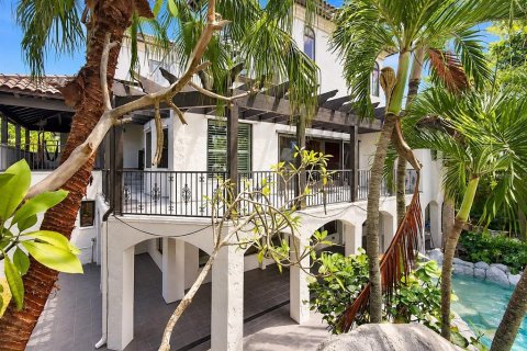 Villa ou maison à vendre à Clearwater, Floride: 5 chambres, 492.66 m2 № 2403509 - photo 5