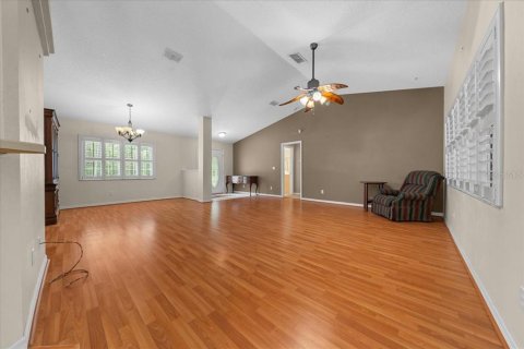 House in Silver Springs Shores, Florida 4 bedrooms, 285.21 sq.m. № 1725639 - photo 9