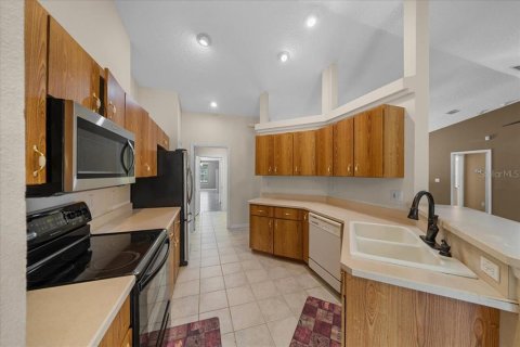 House in Silver Springs Shores, Florida 4 bedrooms, 285.21 sq.m. № 1725639 - photo 10