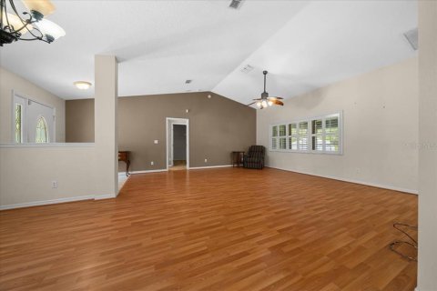 House in Silver Springs Shores, Florida 4 bedrooms, 285.21 sq.m. № 1725639 - photo 7