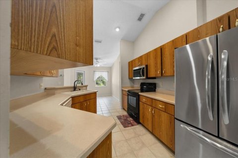 House in Silver Springs Shores, Florida 4 bedrooms, 285.21 sq.m. № 1725639 - photo 11