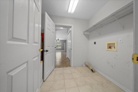House in Silver Springs Shores, Florida 4 bedrooms, 285.21 sq.m. № 1725639 - photo 26