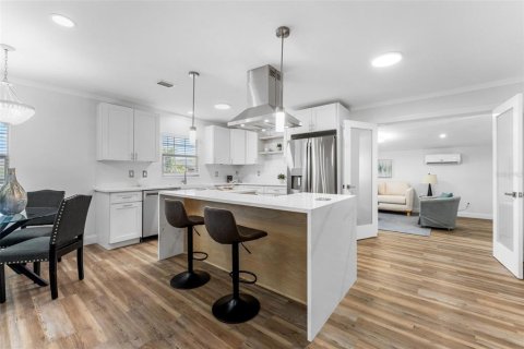 Casa en alquiler en Tampa, Florida, 4 dormitorios, 152.17 m2 № 1909396 - foto 7