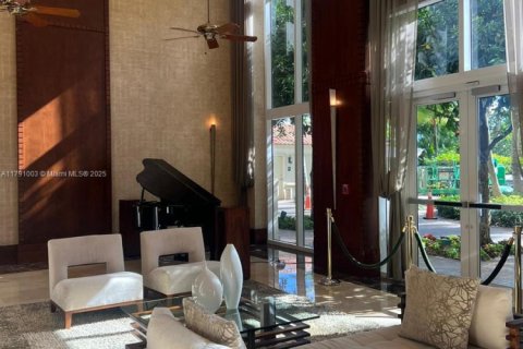 Condo in Aventura, Florida, 2 bedrooms  № 1697288 - photo 4