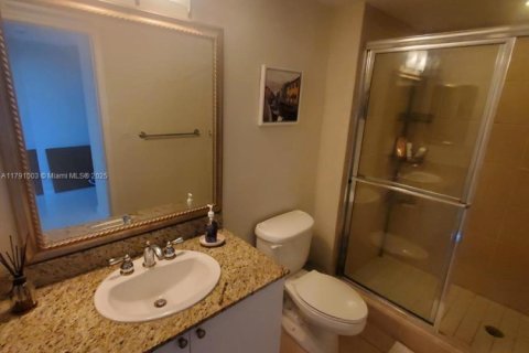 Condo in Aventura, Florida, 2 bedrooms  № 1697288 - photo 15