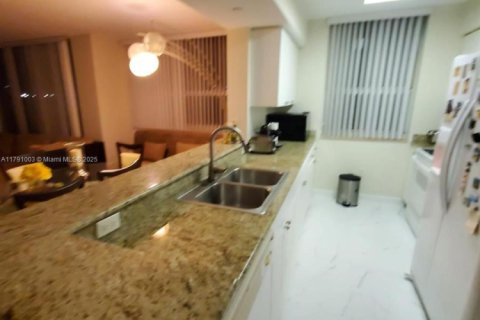 Condo in Aventura, Florida, 2 bedrooms  № 1697288 - photo 5