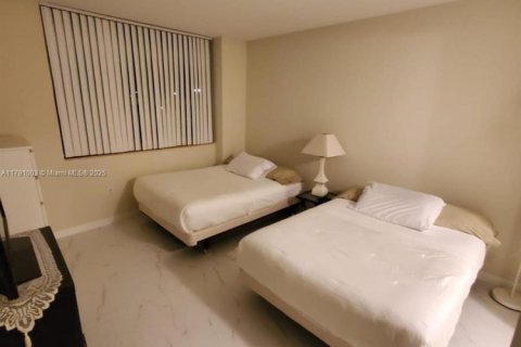 Condo in Aventura, Florida, 2 bedrooms  № 1697288 - photo 9
