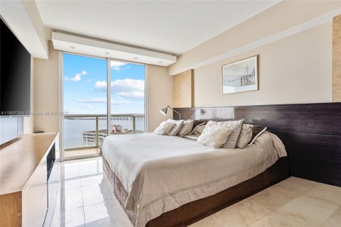 Condo in Miami, Florida, 2 bedrooms  № 1950673 - photo 15