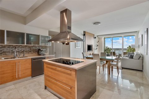 Condo in Miami, Florida, 2 bedrooms  № 1950673 - photo 8